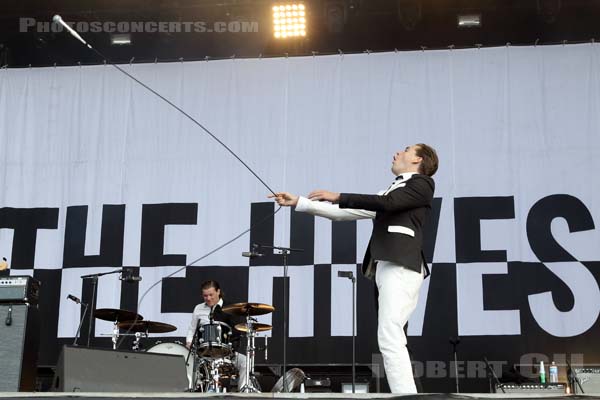 THE HIVES - 2018-06-17 - BRETIGNY-SUR-ORGE - Base Aerienne 217 - Main Stage - Per Almqvist - Arne Christian Jääskeläinen